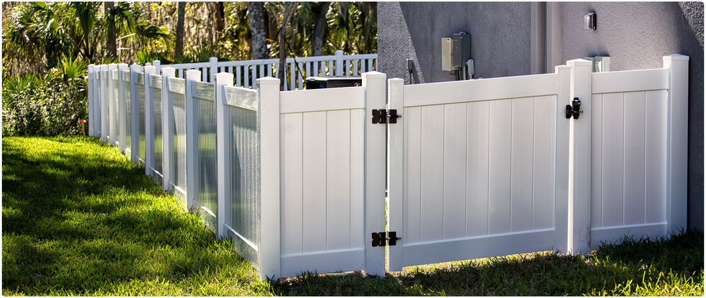 4 ft solid white vinyl privacy fence