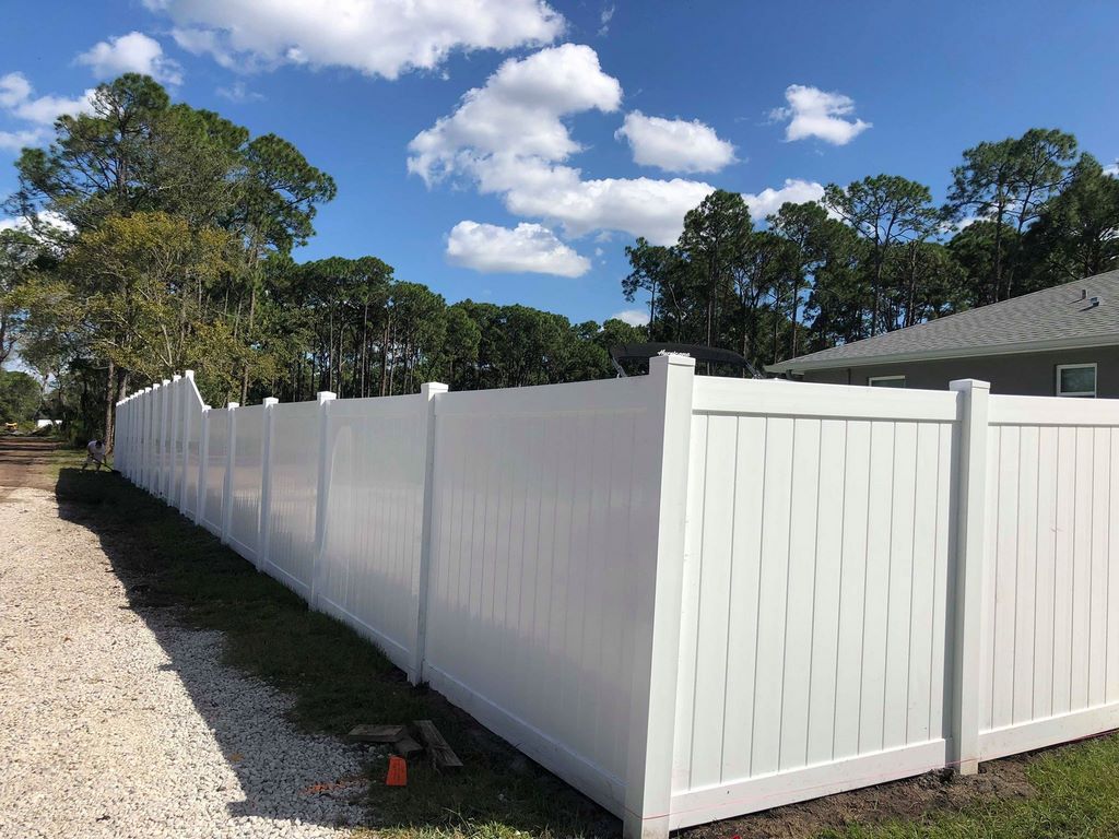 8 ft white vinyl privacy fence installation